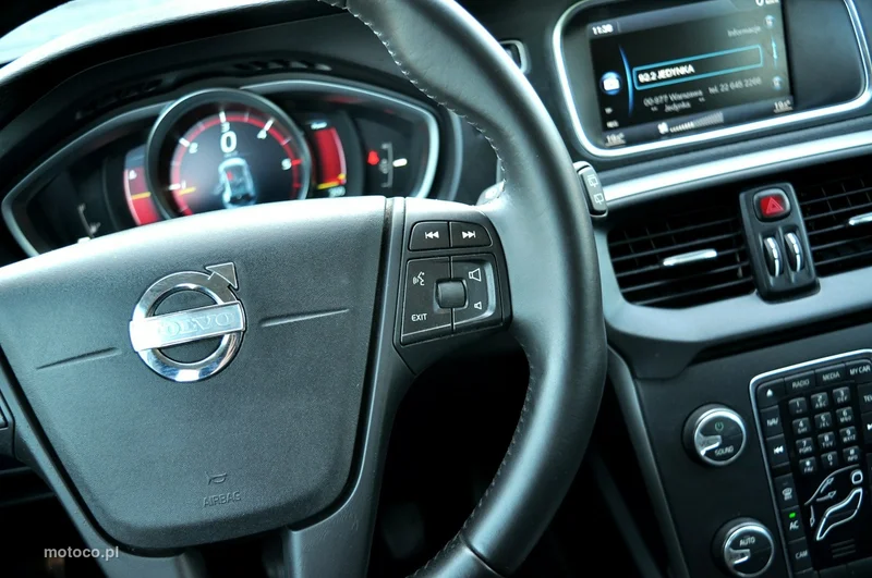Volvo V40 12