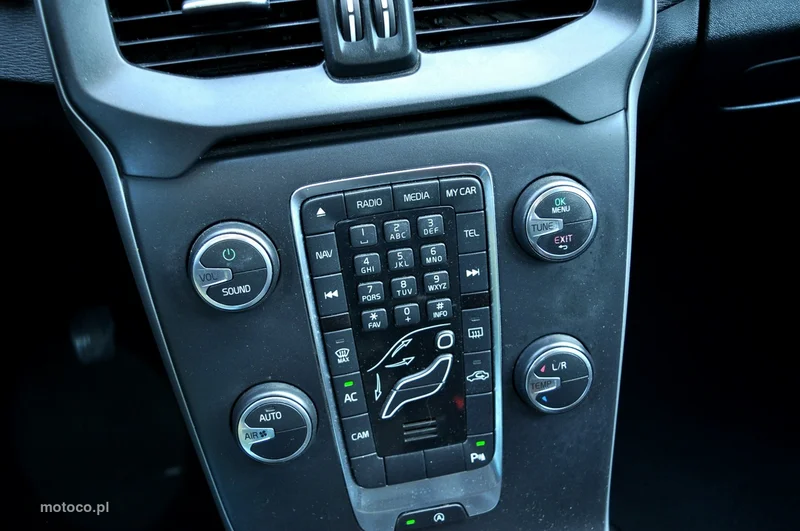 Volvo V40 13