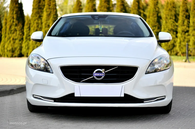 Volvo V40 25