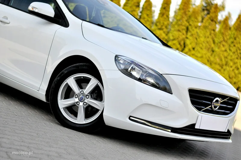 Volvo V40 28