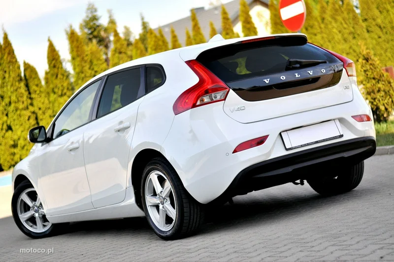 Volvo V40 4