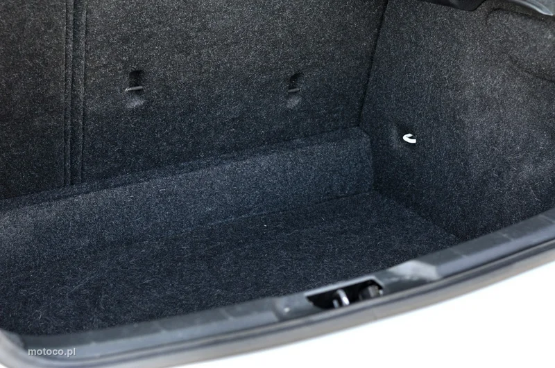 Volvo V40 33