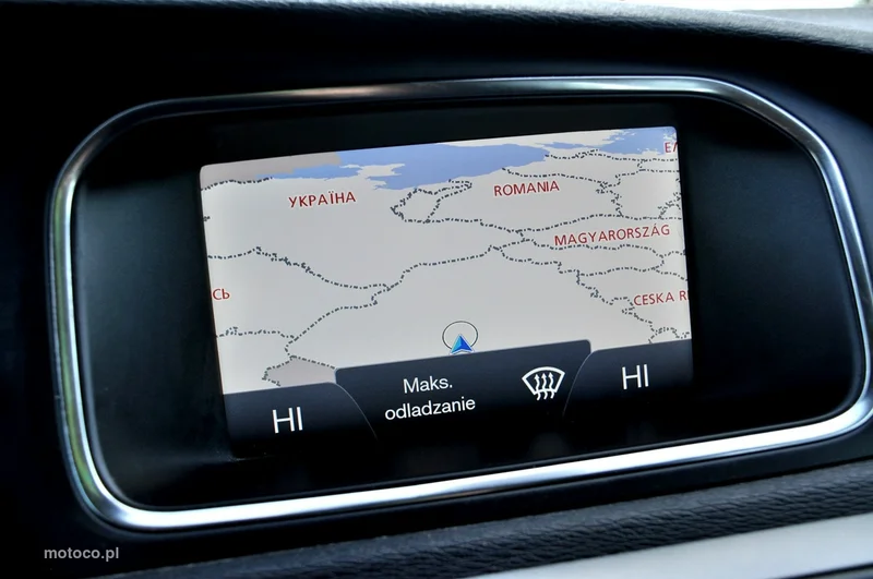 Volvo V40 24