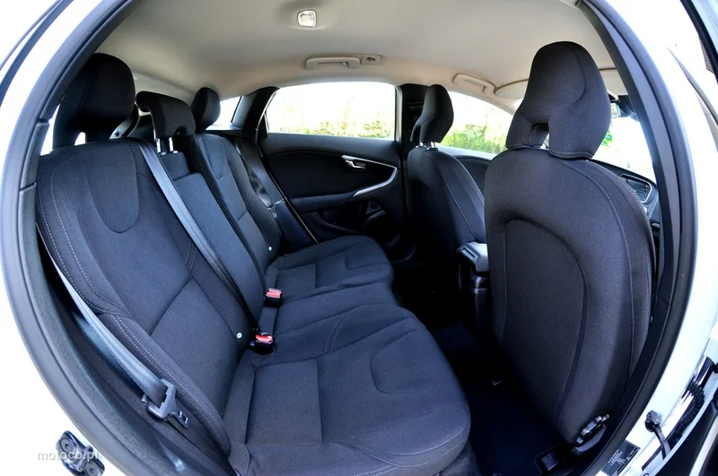 Volvo V40 10