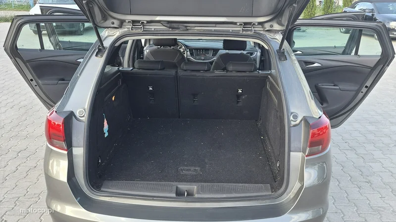 Opel Astra Sports Tourer 11