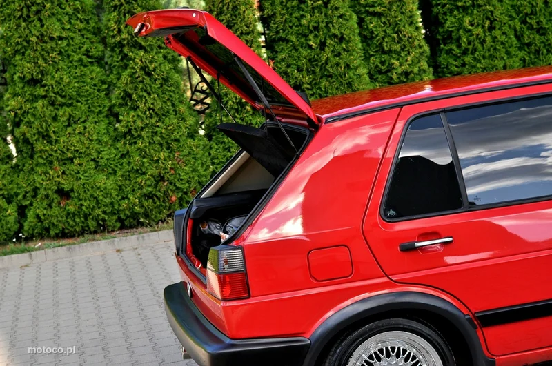 Volkswagen Golf II 12