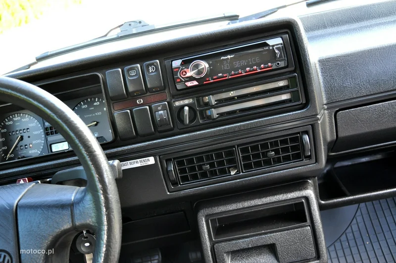 Volkswagen Golf II 15