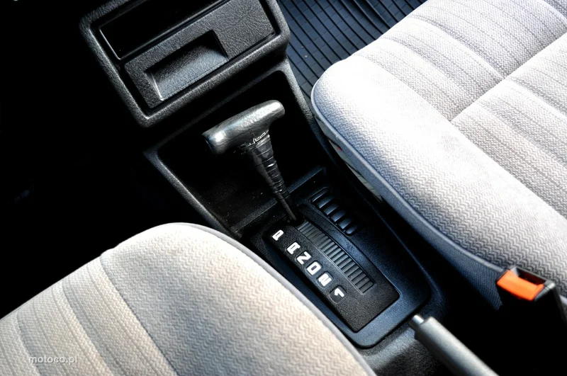 Volkswagen Golf II 16