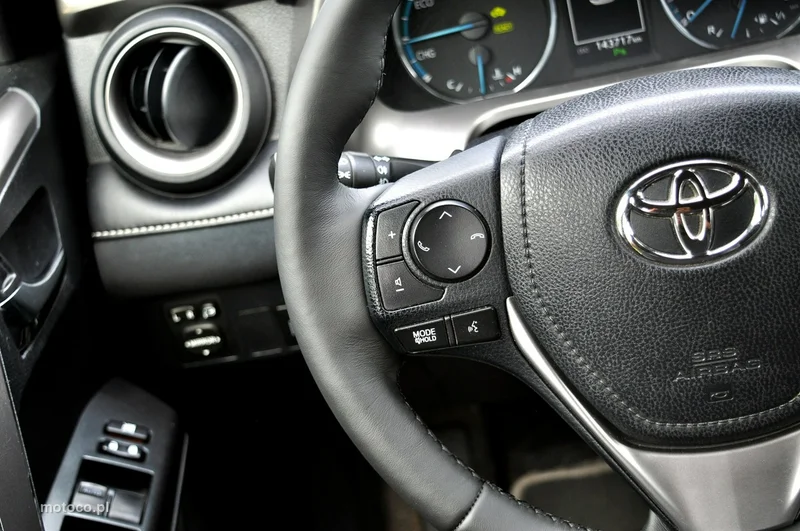 Toyota RAV 4 XA40 24