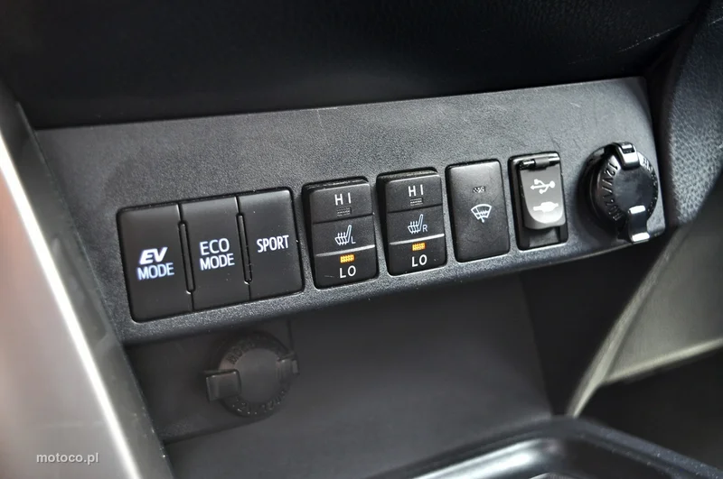 Toyota RAV 4 XA40 30