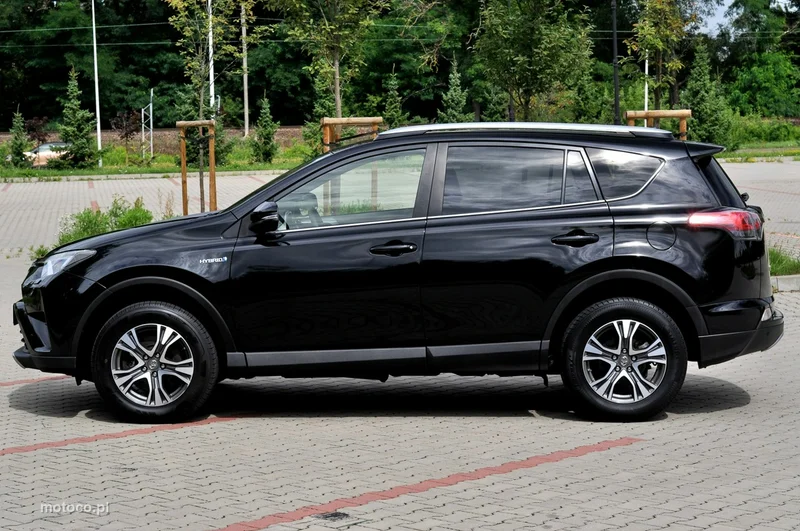 Toyota RAV 4 XA40 5