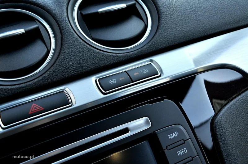 Ford S-Max I 22