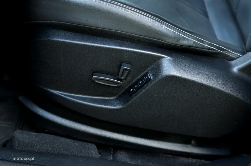 Ford S-Max I 8