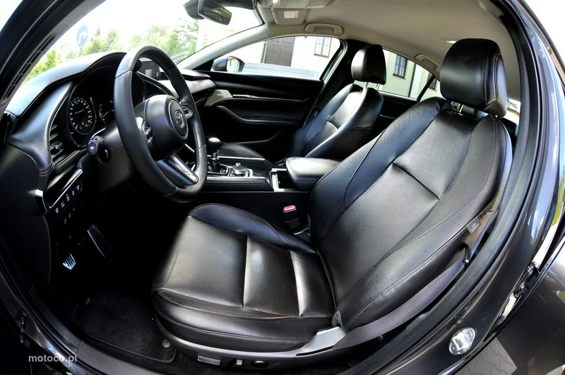 Mazda 3 8