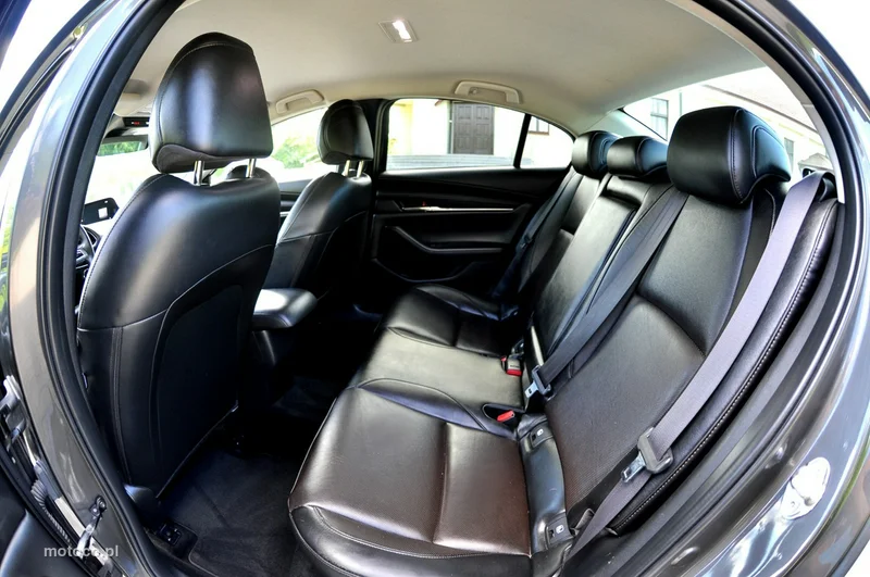 Mazda 3 10