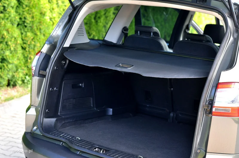 Ford S-Max I 13