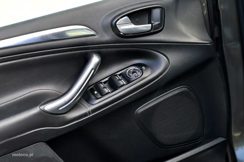 Ford S-Max I 18