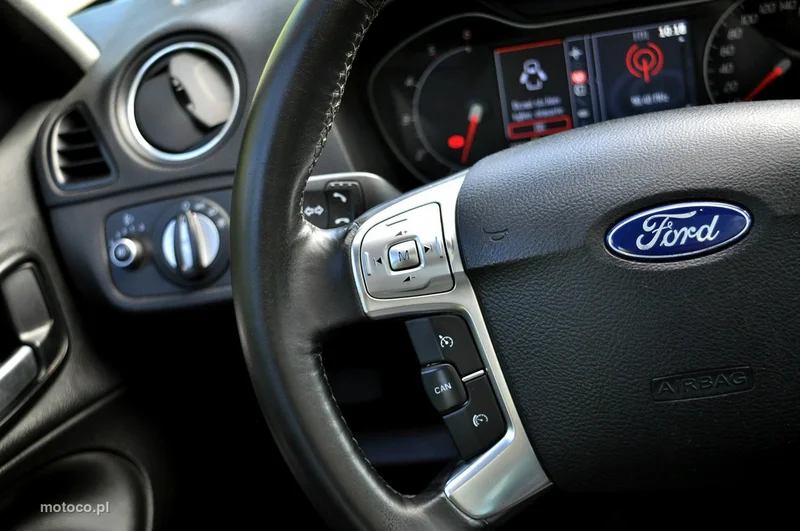 Ford S-Max I 22