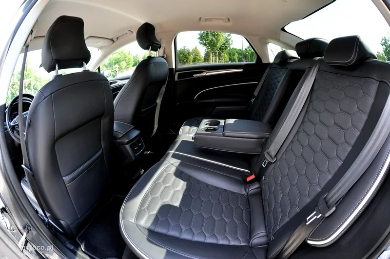 Ford Mondeo V 11