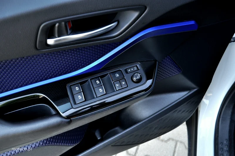 Toyota C-HR AX10 18