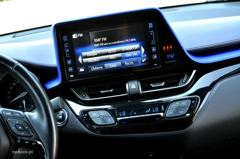 Toyota C-HR AX10 24