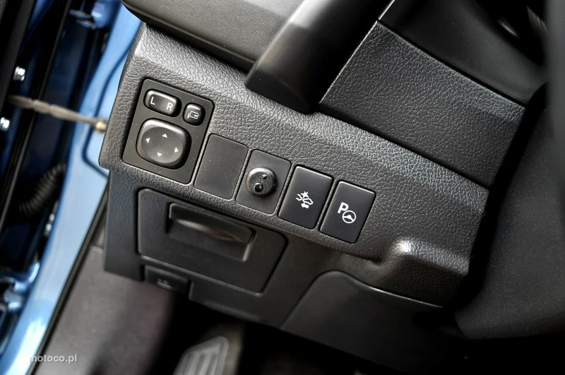 Toyota Auris E180 18
