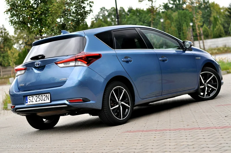 Toyota Auris E180 29