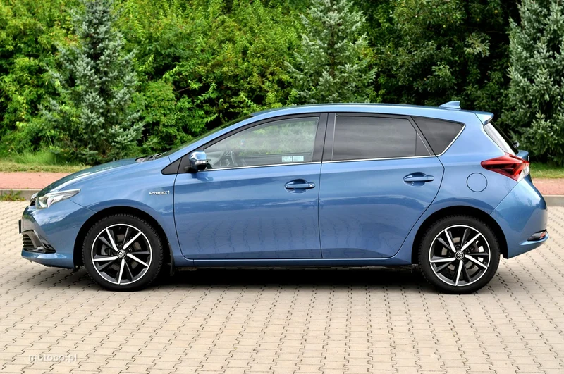 Toyota Auris E180 5