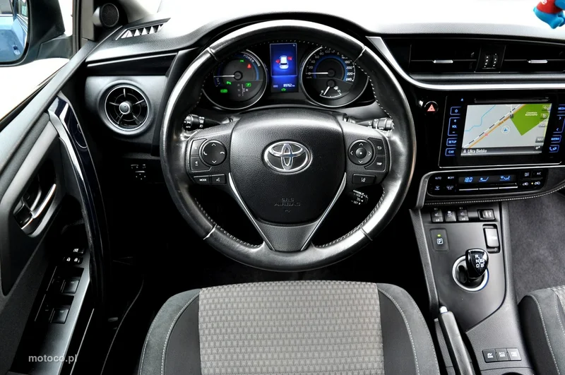 Toyota Auris E180 7