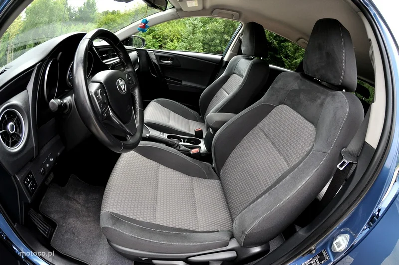 Toyota Auris E180 8