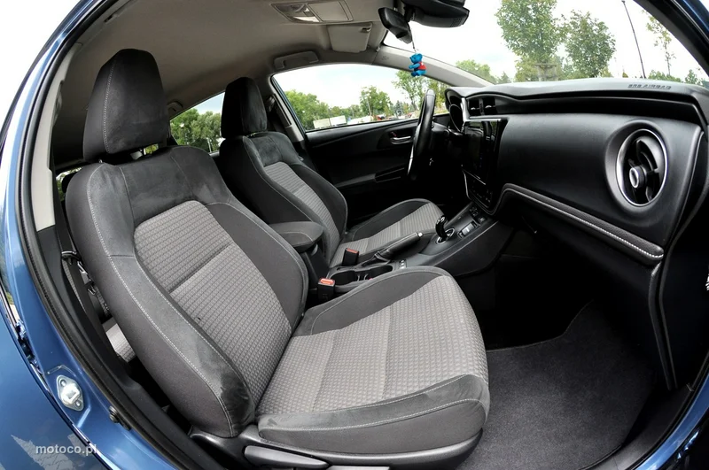 Toyota Auris E180 9