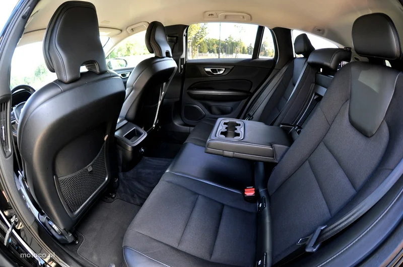 Volvo V60 12