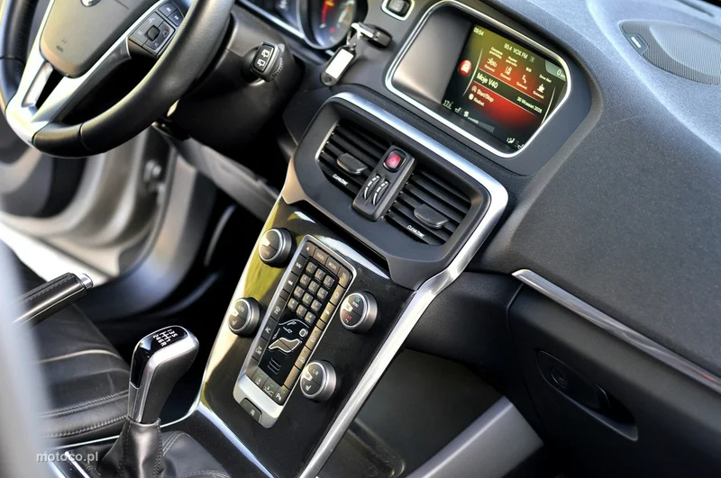 Volvo V40 15