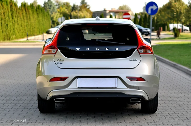 Volvo V40 27
