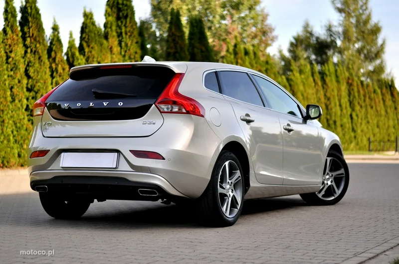 Volvo V40 4