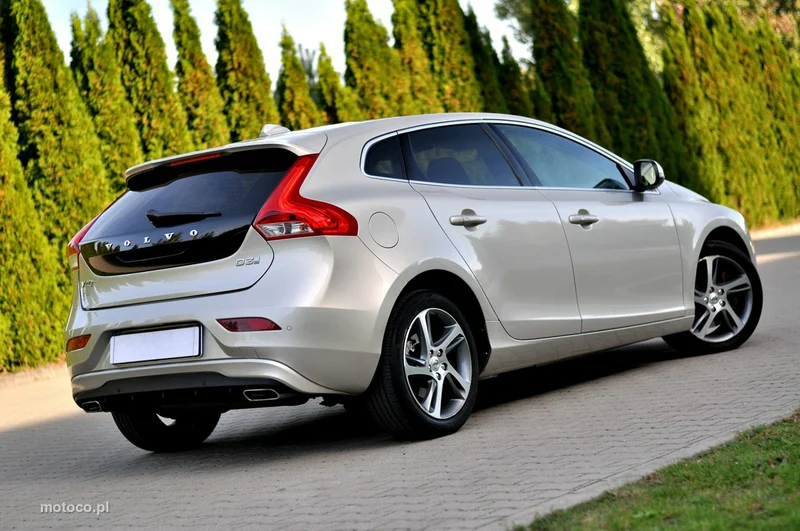 Volvo V40 32