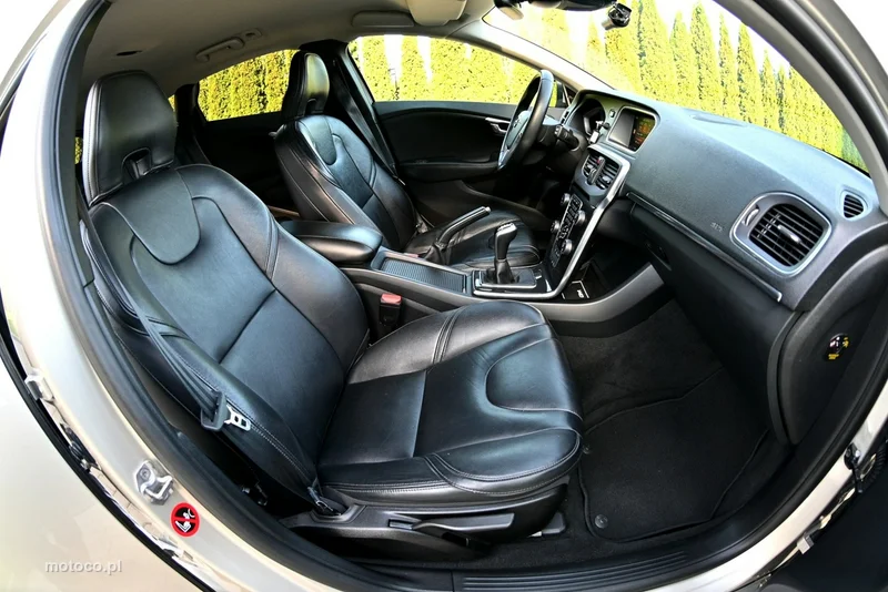 Volvo V40 8