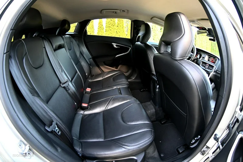 Volvo V40 9
