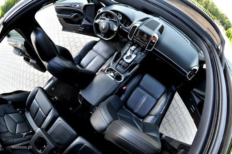 Porsche Cayenne 92A 12