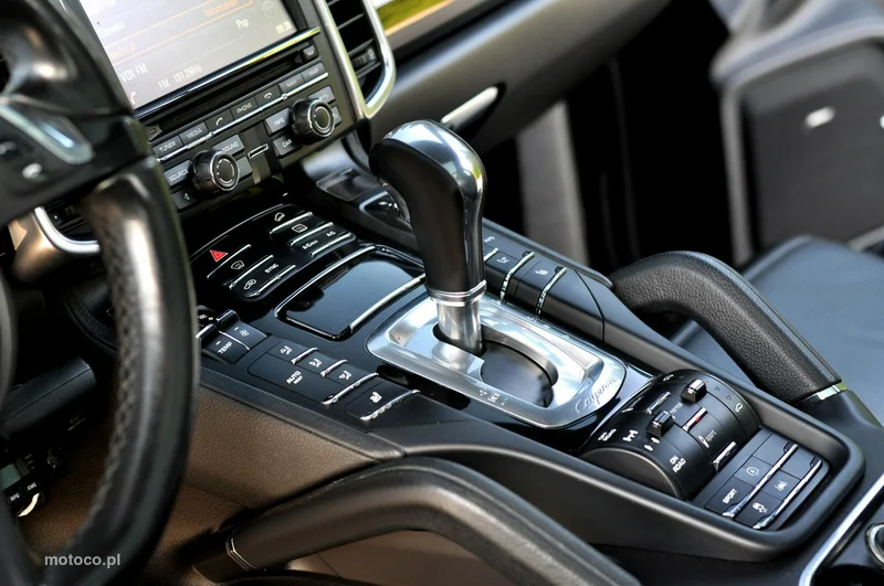 Porsche Cayenne 92A 19