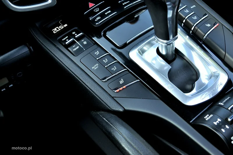 Porsche Cayenne 92A 24