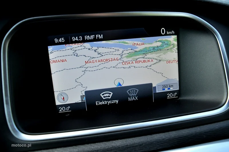 Volvo V40 21