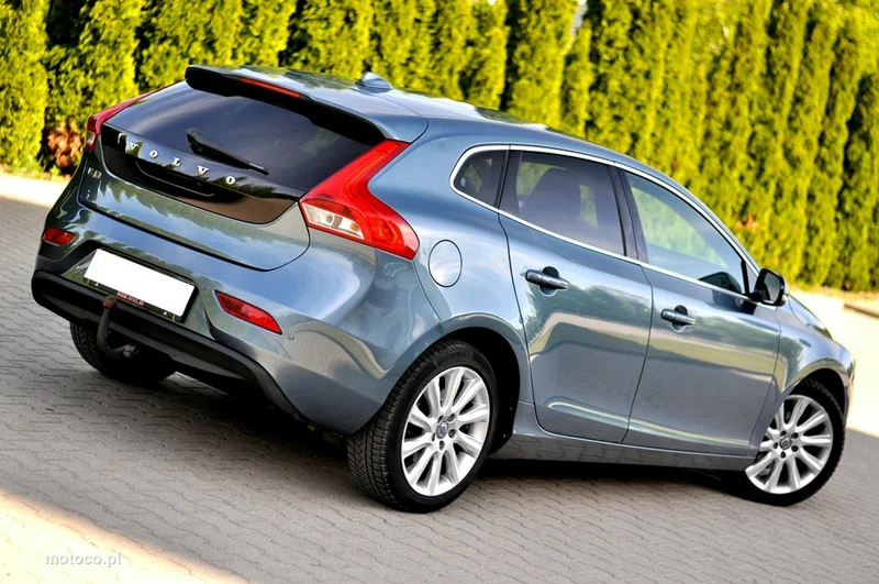 Volvo V40 4