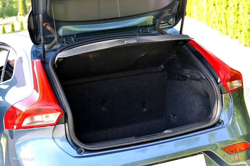Volvo V40 32