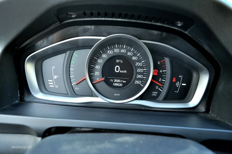Volvo V60 Cross Country 16