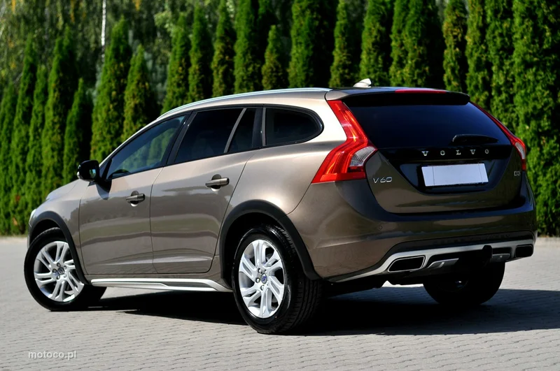 Volvo V60 Cross Country 3