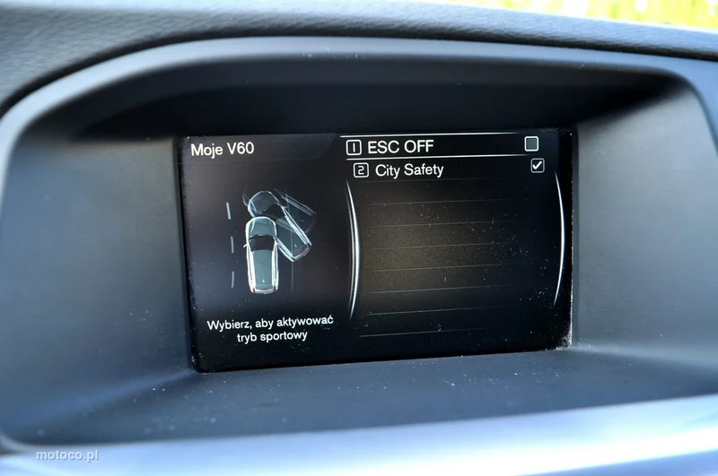 Volvo V60 Cross Country 24
