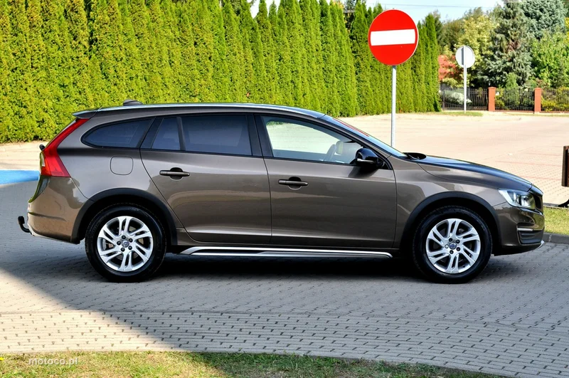 Volvo V60 Cross Country 5