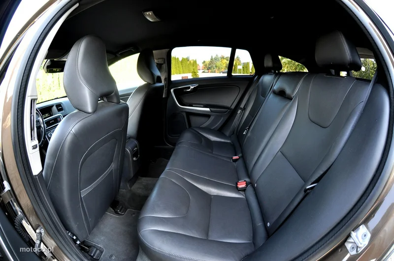 Volvo V60 Cross Country 10
