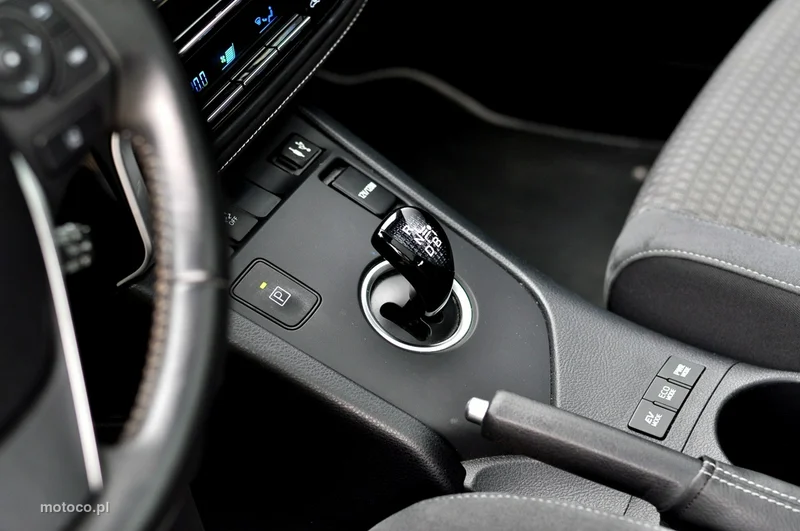 Toyota Auris E180 18